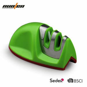 เครื่องลับมีดแบบแมนนวลสีเขียว พร้อมใบมีดสแตนเลส ขนาด 95 มม. x 50 มม. x 42 มม. หลายระดับความหยาบ สำหรับใช้ในครัว - Product Image 5