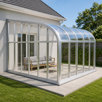 Véranda murale mobile avec panneaux de verre transparents rétractables, toit incurvé en aluminium, salle de loisirs pour terrasse
