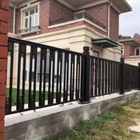Panneaux muraux en aluminium à lattes verticales pour murs extérieurs et clôtures en aluminium pour cours, durables et faciles à installer