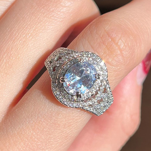 Anello con accenti in cristallo color argento per donna, elegante anello alla moda, accessori per feste e uso quotidiano - Product Image 3