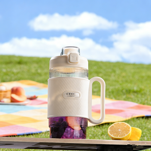 Mini-mixeur portable 500ML 700ML, bouteille <span class=keywords><strong>de</strong></span> jus électrique avec couvercle à boire directement, lames en acier inoxydable, chargement USB pour la cuisine - Product Image 1