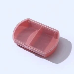 Organisateur de pilules hebdomadaire portable en PP de qualité alimentaire, petit format carré, étanche, avec conception anti-enfants, capacité 7 jours, respectueux de l'environnement - Product Image 4