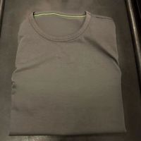 Camiseta Clásica para Hombre 2026, Ligera, Holgada, de Tela Suave, Secado Rápido, Corte Regular, Minimalista, Relajada y Transpirable