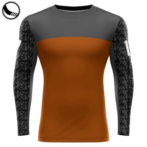 Rashguard à manches longues personnalisé pour adulte - Product Image 1