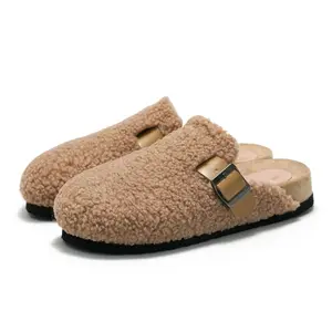 Mules chaudes d'hiver Sabots Femmes Mules en peluche Glissades Pantoufles Chaussures personnalisées avec fourrure Sabots classiques personnalisés en liège Mules en peluche