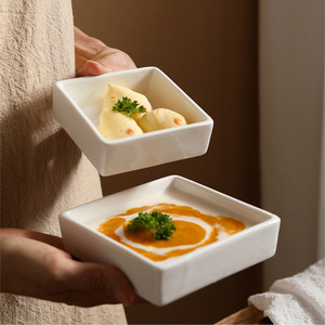 Piatto Quadrato Semplice in Ceramica Bianca per Salse, Antipasti, Tapas, Condimenti - Mini Vassoio per Uso Quotidiano in Casa, Ristorante, Hotel - Product Image 2