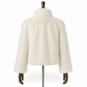 Top in Vera Pelliccia di <span class=keywords><strong>Visone</strong></span> <span class=keywords><strong>Bianco</strong></span> Ghiaccio a Strati, Monopetto Corto Casual con Pannelli Orizzontali e Collo Alto, Abbigliamento Invernale da Donna - Product Image 5