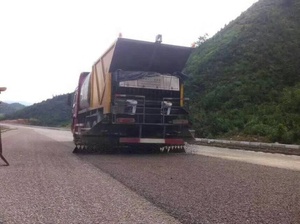 SINOTRUK-sellador de Chip sincrónico, esparcidor de bitumen, 20 CBM - Product Image 6