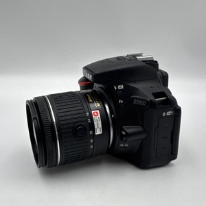 Vente en gros d'appareils photo reflex numériques <span class=keywords><strong>Nikon</strong></span> <span class=keywords><strong>D5600</strong></span> d'occasion, originaux, avec objectif 18-55 mm VR, 24,2 MP, SnapBridge, Bluetooth, écran tactile, qualité supérieure, reconditionnés, pour la revente - Product Image 1
