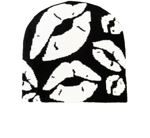 Gorro de Invierno Negro con Estampado de Labios Rojos y Pedrería, Tejido Elástico, Estilo Y2K - Product Image 1