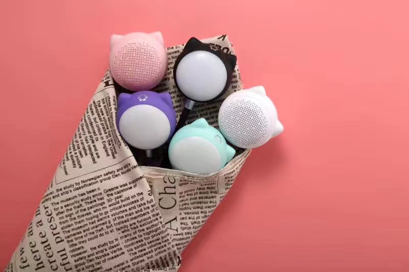 Custom logo Silicone Flexible USB LED Light For Power Bank Computer notebook with BT speaker