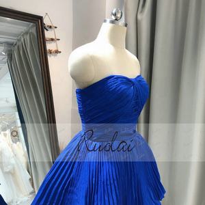 Gaun Pesta Panjang untuk Pesta <span class=keywords><strong>Prom</strong></span> A-Line Tiered Satin Berlipat Berlipat Cantik Elegan Desainer OEV-L4375 - Product Image 3