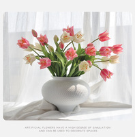 Bouquet de tulipes artificielles à 3 têtes en caoutchouc souple au toucher réel pour la décoration de la maison, du salon, des mariages et comme accessoires de photographie