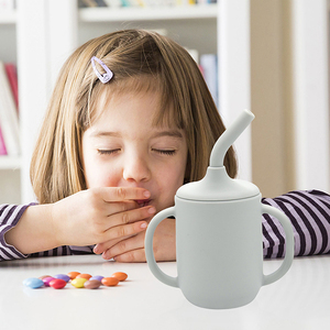 Botella de leche de silicona de alta calidad para entrenamiento de bebés, apta para lavavajillas y microondas, con dos asas, paja y tapa, 100% - Product Image 6