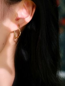 Xinfly 18K Gold Heart Huggie <b>Earrings</b> Versatile Au750 Plain Gold for Weddings and Gifts - Product Image 2