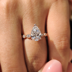 Bague en diamant de laboratoire contemporain de qualité supérieure, bande simple, pierre précieuse étincelante, idéale pour les occasions élégantes, bijoux raffinés - Product Image 6