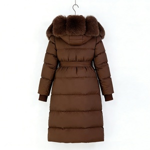 Veste d'hiver longue et moelleuse coupe-vent pour femme Boying avec capuche en polyester épais et grand col en fourrure de renard ODM / OEM - Product Image 6