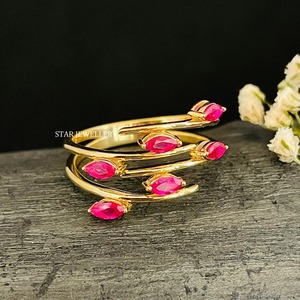 Anillo de oro macizo de 14K con forma de marquesa de rubí natural. - Product Image 2