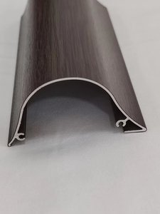 Profilés en aluminium en forme d'arc à grain de bois extrudé: forme et couleur personnalisables pour la décoration architecturale - Product Image 2