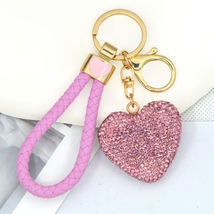 Portachiavi a Forma <span class=keywords><strong>di</strong></span> Cuore Bifacciale in Lega <span class=keywords><strong>di</strong></span> Zinco con Strass e Cinturino in Pelle, <span class=keywords><strong>Regalo</strong></span> per Coppie, Ciondolo per Zaino da Donna - Product Image 1