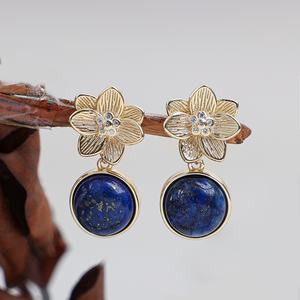 Juego de Joyería de Acero Inoxidable con Baño de Oro de 18K, Cadena Retro con Hoja de Jade, Collar, Pulsera y Pendientes de Lujo Exquisitos de Alta Gama - Product Image 6