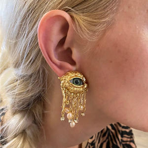 Broches de Metal Vintage con Ojos de Demonio para Hombre y Mujer, Estilo Exagerado y Moderno, con Perlas Imitadas y Borlas Delicadas, Joyería - Product Image 3