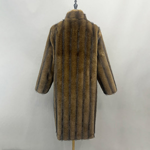 Jancoco Nuova Giacca alla Moda con Collo Alto <span class=keywords><strong>in</strong></span> <span class=keywords><strong>Pelliccia</strong></span> <span class=keywords><strong>Sintetica</strong></span>, <span class=keywords><strong>Cappotto</strong></span> <span class=keywords><strong>Lungo</strong></span> Personalizzato <span class=keywords><strong>in</strong></span> Finta <span class=keywords><strong>Pelliccia</strong></span> di Visone per Donne - Product Image 3