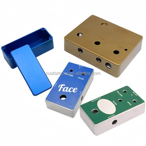 Boîtier de pédale de <span class=keywords><strong>guitare</strong></span> personnalisé usiné CNC en acier inoxydable et aluminium anodisé, usinage par électroérosion à fil, brochage, OEM - Product Image 1