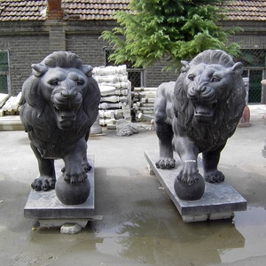 Scultura a grandezza naturale del leone di camminata della pietra scultura del leone di marmo nero <span class=keywords><strong>per</strong></span> il <span class=keywords><strong>giardino</strong></span> all'aperto - Product Image 3