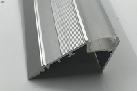 Bande de protection d'escalier en aluminium LED résistante à l'eau, moderne et durable, avec protection de bordure d'escalier
