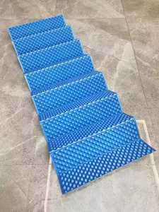 Colchoneta para Dormir Lista para la Aventura, Impermeable, Ligera y Ecológica, de Espuma - Product Image 6