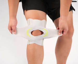Genouillères de compression réglables pour femmes et hommes avec design respirant et antidérapant, genouillères de sport en nylon de haute qualité pour la course à pied - Product Image 4