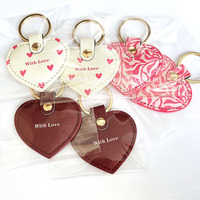 Promotietas Charm Sleutelhanger Geprint Hartvormig Vegan PU Leder Sleutelhanger Aangepaste Logo Valentijnscadeau Sleutelhanger