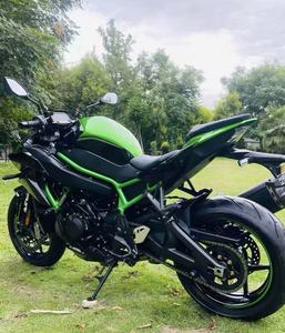 Kawasaki <span class=keywords><strong>ZH2</strong></span> - Superbike Naked suralimentée de 1000 cm3, 200 ch - Product Image 2