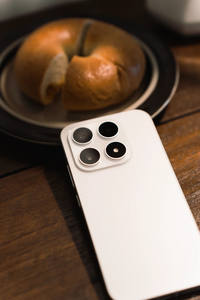 Smartphone 5G Déca-Core Blanc Version Basique 17 Haute Performance pour le <span class=keywords><strong>Travail</strong></span> IA Android 15 Écran OLED 120Hz 6,9'' 5000mAh 64MP Français - Product Image 3