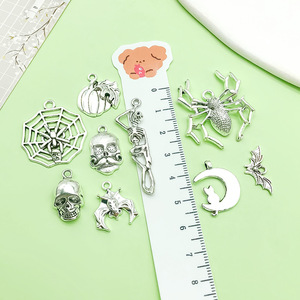 Pendentif Breloque Rétro Antique en Alliage d'Argent, Motif Crâne et Chauve-souris d'Halloween, Formes Mixtes, Accessoire de Fabrication de Bijoux DIY - Product Image 4
