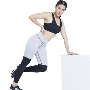 Leggings de yoga et de sport personnalisés Tik Tok, taille haute, effet push-up fessier, compression élastique, effet scrunch, avec logo - Product Image 1