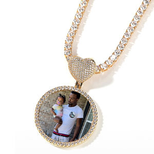 <span class=keywords><strong>Collier</strong></span> <span class=keywords><strong>avec</strong></span> pendentif photo rond personnalisé de 35 mm, style hip-hop, gravé <span class=keywords><strong>avec</strong></span> un nom, <span class=keywords><strong>avec</strong></span> fermoir en forme de cœur, chaîne de souvenir, bijoux - Product Image 2