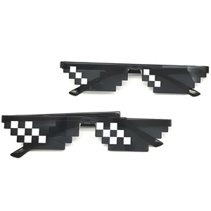 Gafas Pixel Thug Life con Obturador, Ideales para Fiestas, Promociones, Carnavales, Bares y Clubs, Gafas de Sol Negras con Mosaico - Product Image 3