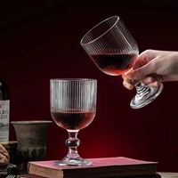 Gobelet en verre de perles de motif vertical rétro européen moderne coloré coloré pour les tasses d'eau et de crème glacée de vin rouge de Champagne