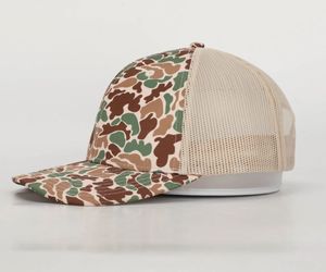 Casquette de sport Sand-Camo Logo personnalisé Produits en gros Casquette de camionneur 6 panneaux à bord incurvé Chapeau promotionnel de haute qualité Casquette de camionneur en maille - Product Image 5
