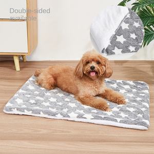 TongMao Fabrik Maßgefertigte Haustier-Flanelldecke Vier Jahreszeiten Warme Coral-Fleece Pfoten-Druck Katzen- und Hundedecke Haustierprodukte Großhandel - Product Image 1