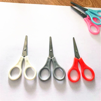 Kit de fournitures de couture pour étudiants Ciseaux manuels pour couper le papier Tête de coupe en acier Petite trousse de premiers soins Poignée en plastique pour étudiants