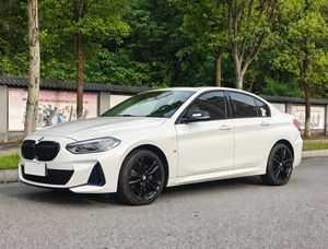 <span class=keywords><strong>BMW</strong></span> <span class=keywords><strong>Série</strong></span> <span class=keywords><strong>1</strong></span> 2021 125i M <span class=keywords><strong>Sport</strong></span> Night <span class=keywords><strong>Edition</strong></span> d'occasion, automatique, conduite à gauche, essence, 5 places, norme Euro VI - Product Image 2