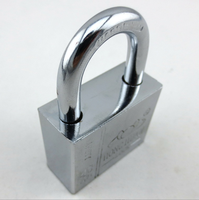 Cadenas à clé carré chromé