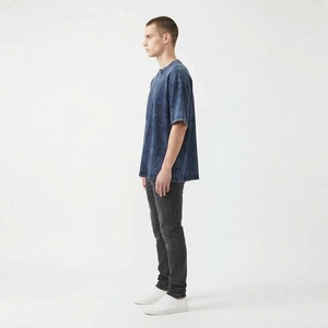 T-shirt Homme Vintage Oversize en Coton Lourd 320 GSM avec Logo Brodé Personnalisé, Effet Délavé et Vieilli, T-shirt Vierge - Product Image 3