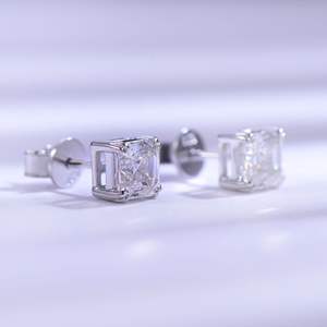 Boucles d'oreilles tendance en argent pour femme avec pierres en silicone et moissanite taille émeraude, idéales pour les bijoux hip-hop et les anniversaires - Product Image 6