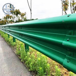 Yüksek Kaliteli Üç Bölmeli W Şekilli Çift Dalgalı Trafik Bariyeri Kalınlaştırılmış Çarpışma Önleyici Korkuluk Otoyol Güvenlik Bariyeri - Product Image 5