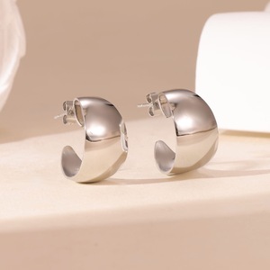 Wholesale Ladies High Fashion <strong>Chunky</strong> Huggie Stud Earrings Gold Plated Tarnish-Free <strong>Jewellery</strong> for Trendy Parties - Product Image 2