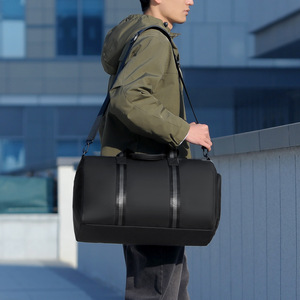 กระเป๋าเดินทางแบบสะพายไหล่ ดีไซน์ทันสมัย กันน้ำ แยกส่วนเปียก-แห้ง ขนาด 20-35 ลิตร ผลิตจากไนลอนอ็อกซ์ฟอร์ดคุณภาพสูง - Product Image 3